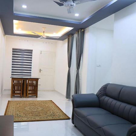 Yelza Hotel And Residence Alwaye Exterior photo