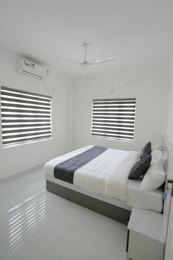 Yelza Hotel And Residence Alwaye Exterior photo