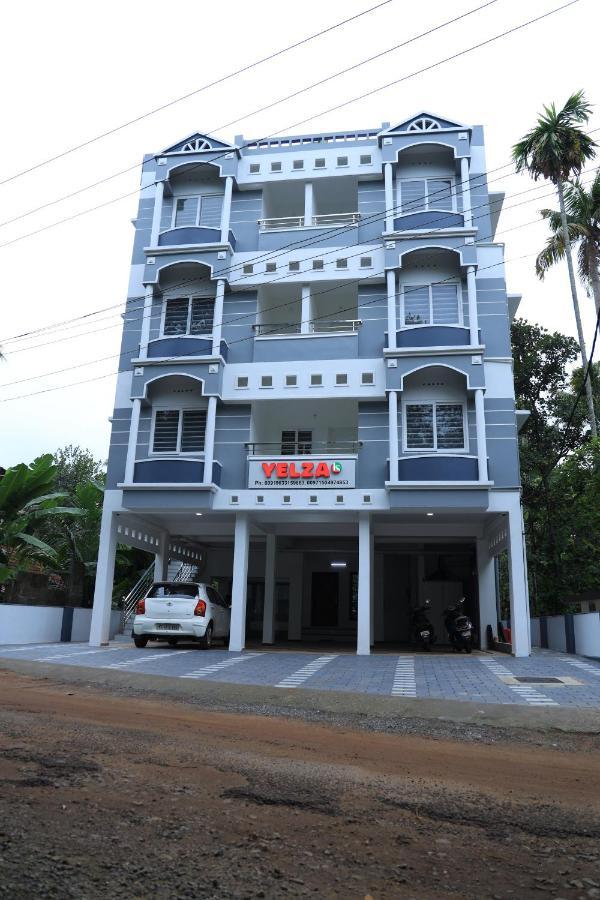 Yelza Hotel And Residence Alwaye Exterior photo