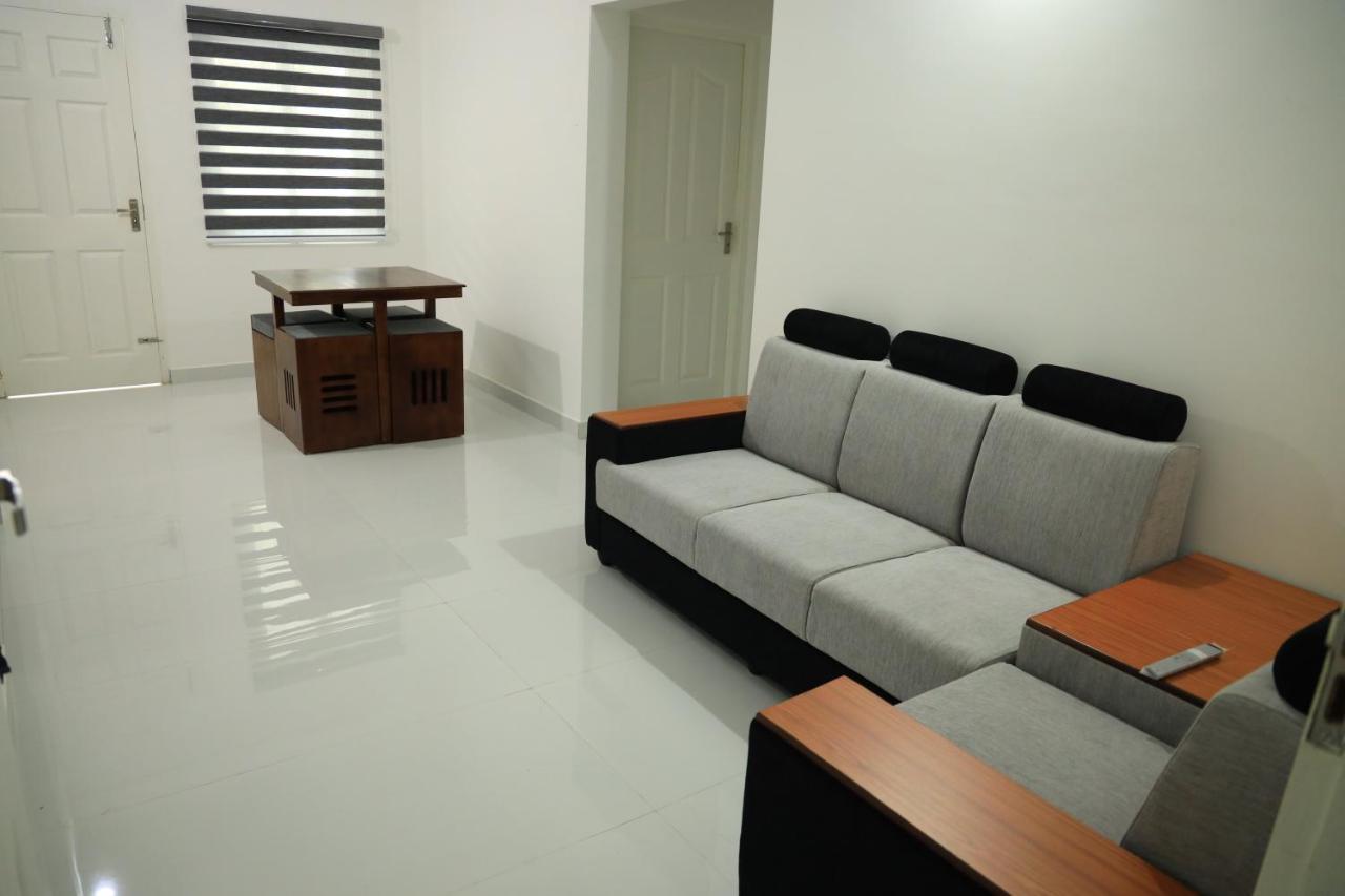 Yelza Hotel And Residence Alwaye Exterior photo