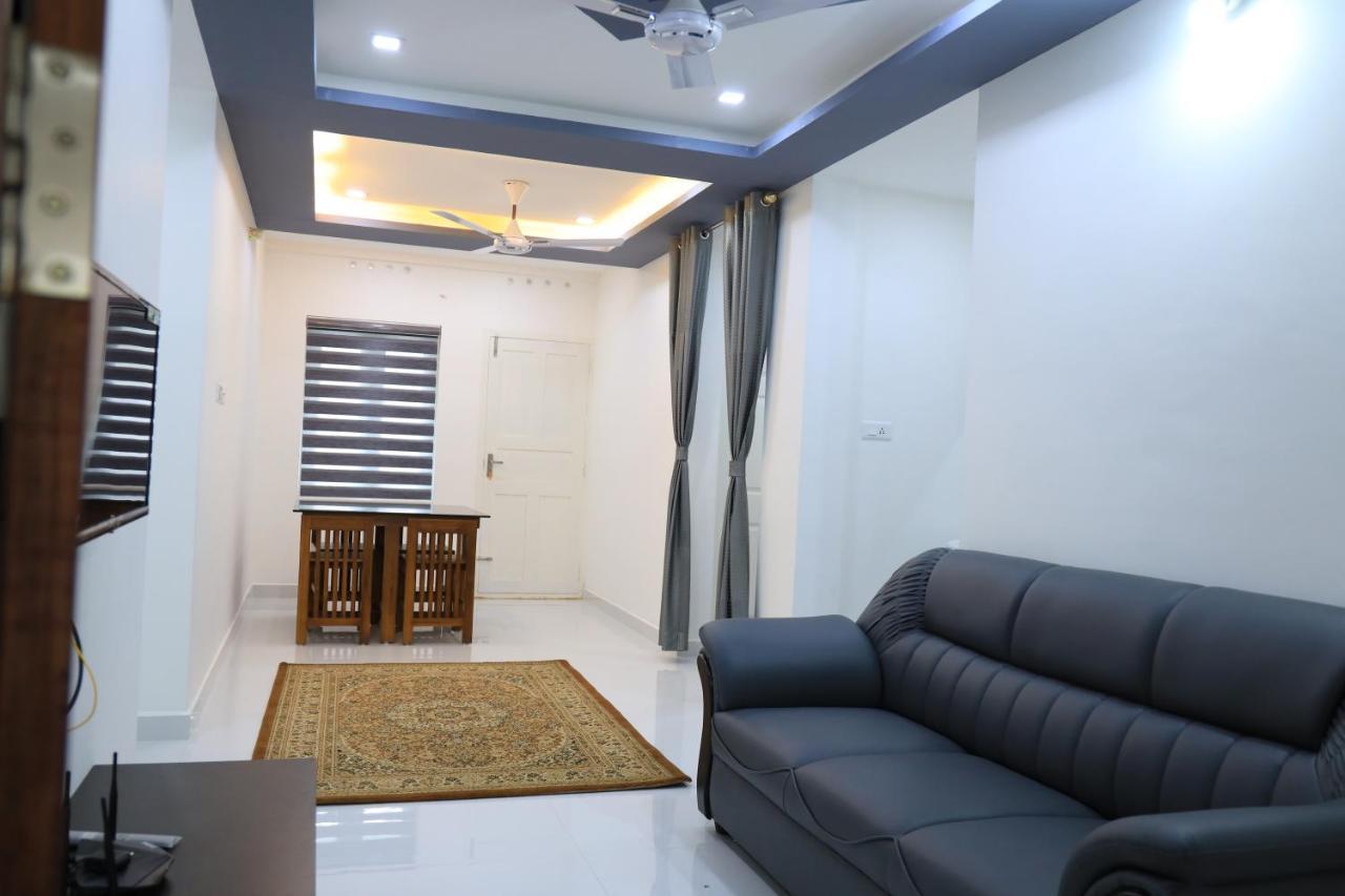 Yelza Hotel And Residence Alwaye Exterior photo
