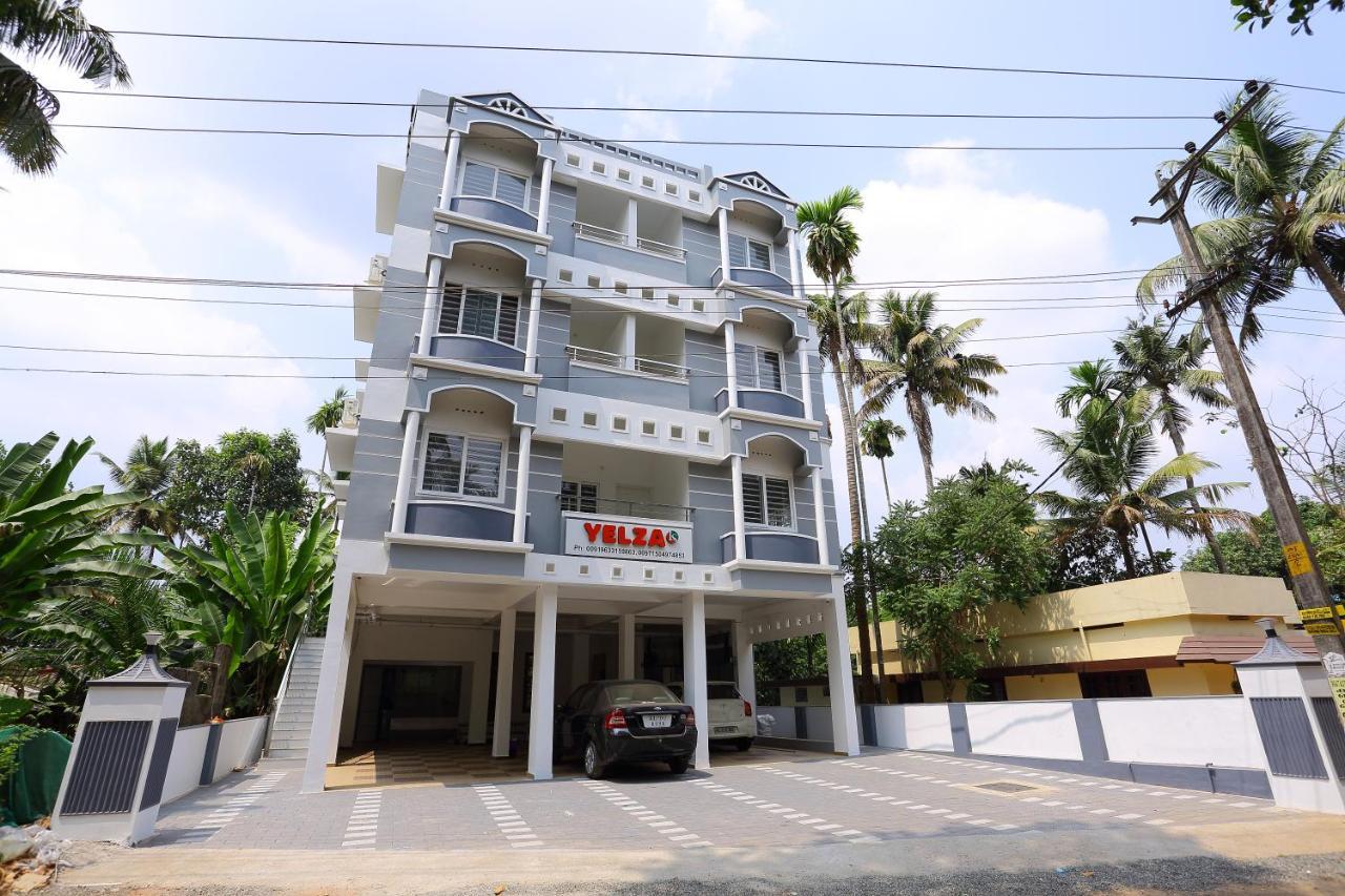 Yelza Hotel And Residence Alwaye Exterior photo